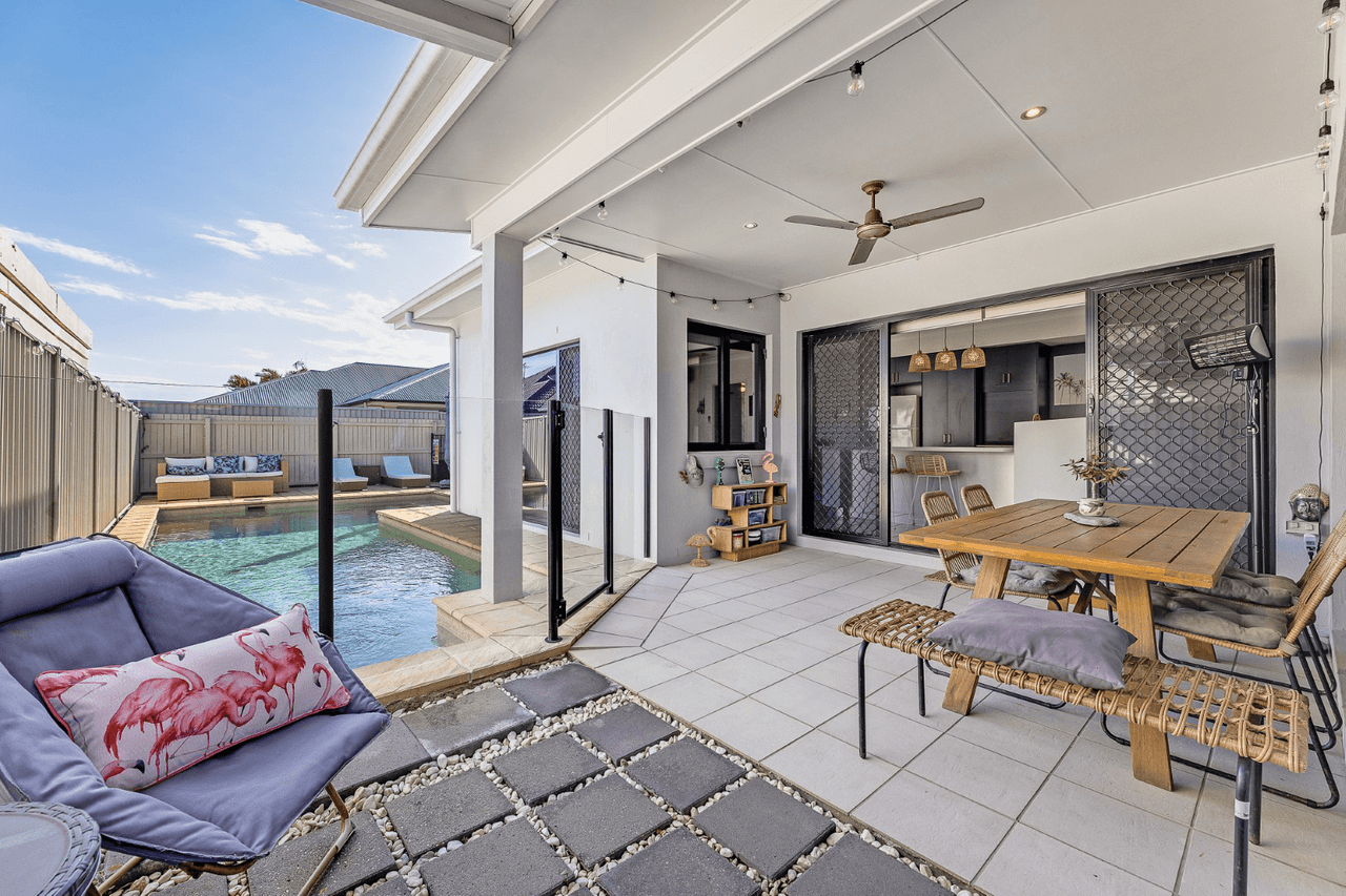 10 Lander Street, PELICAN WATERS, QLD 4551