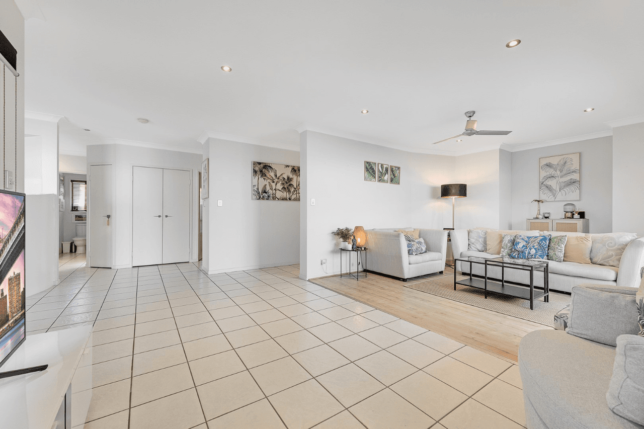 10 Lander Street, PELICAN WATERS, QLD 4551