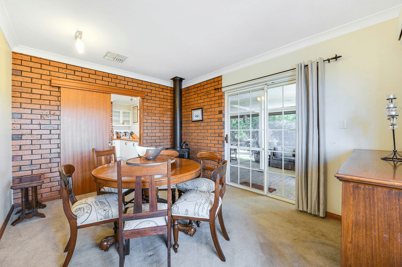 12 Bower Street, DAWESLEY, SA 5252