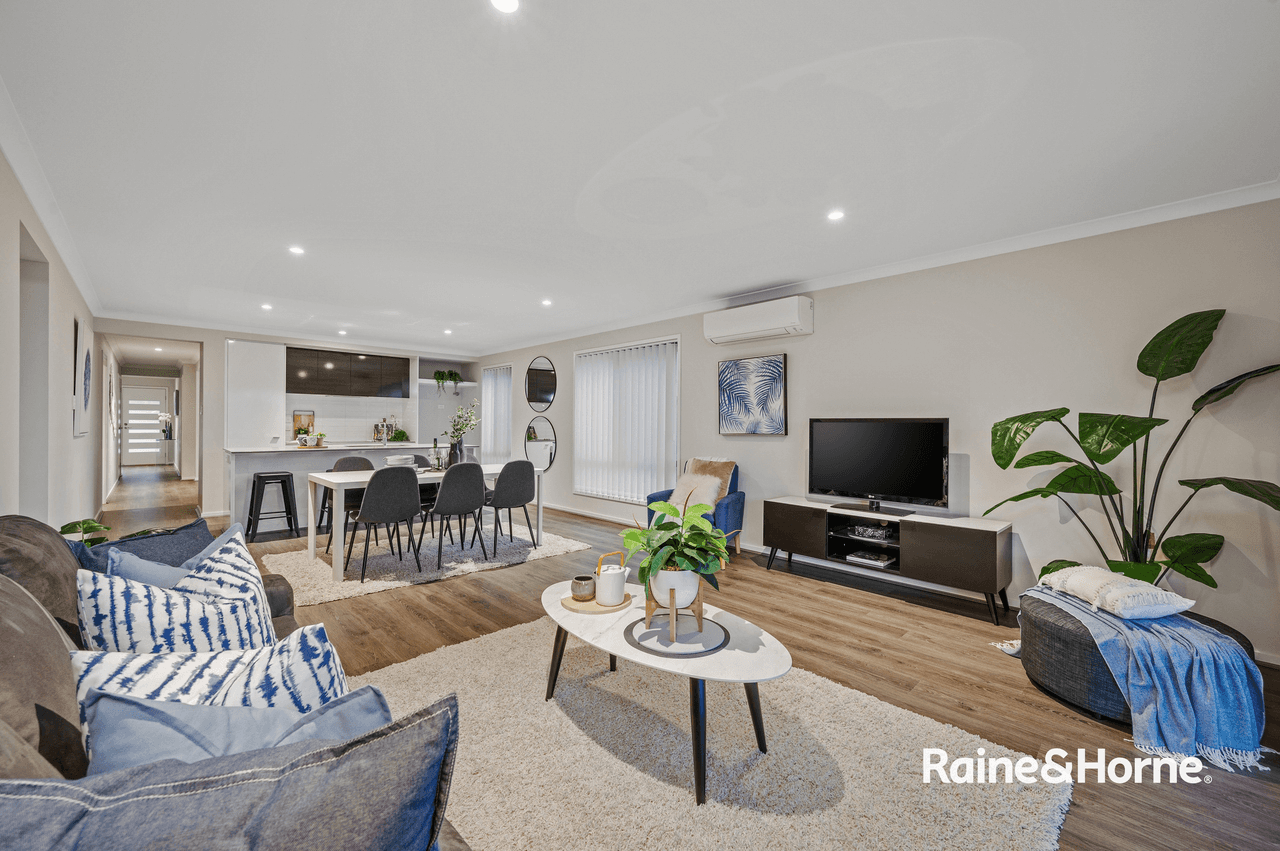 9 Coringley Road, GREENBANK, QLD 4124