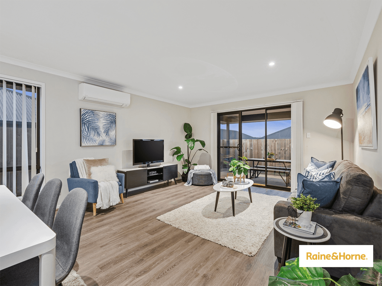 9 Coringley Road, GREENBANK, QLD 4124