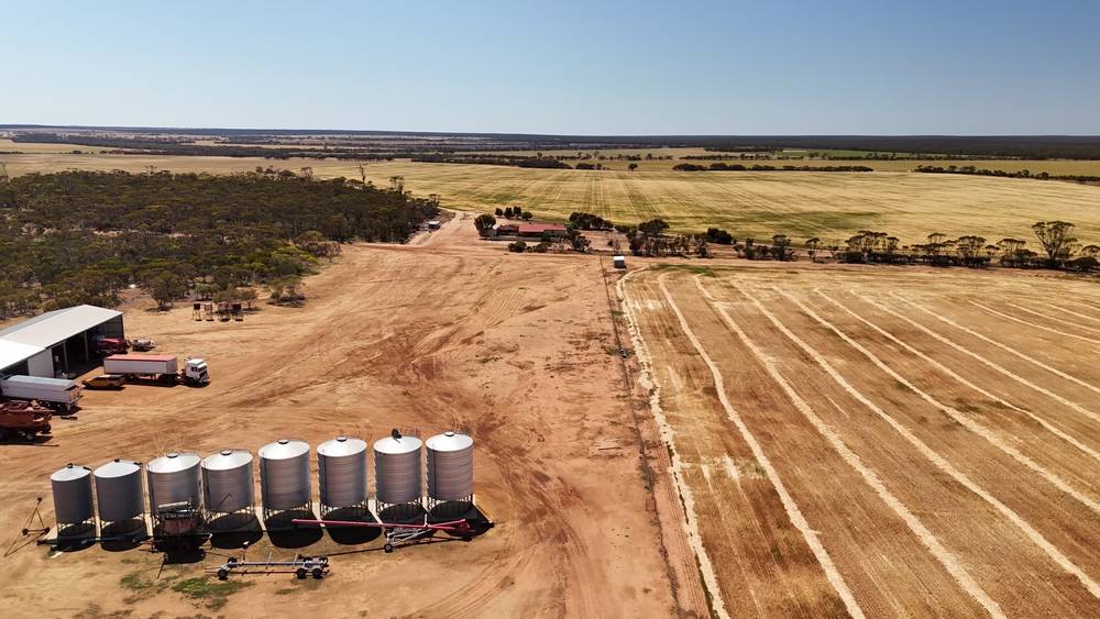10520 Emu Fence Road, Hyden, WA 6359
