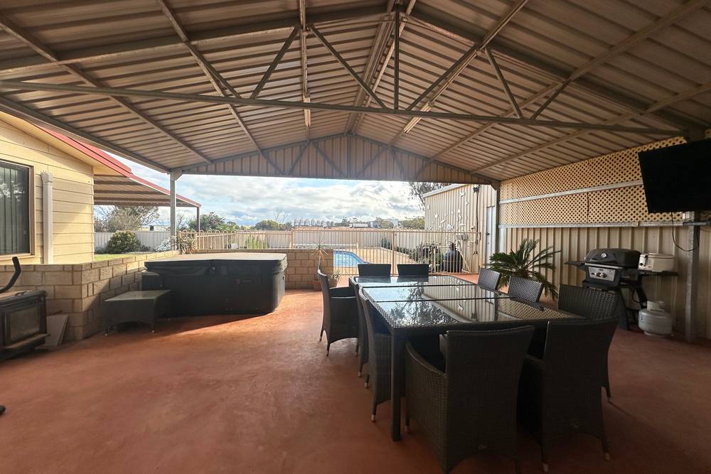 10520 Emu Fence Road, Hyden, WA 6359