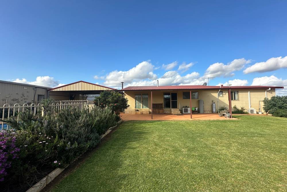 10520 Emu Fence Road, Hyden, WA 6359