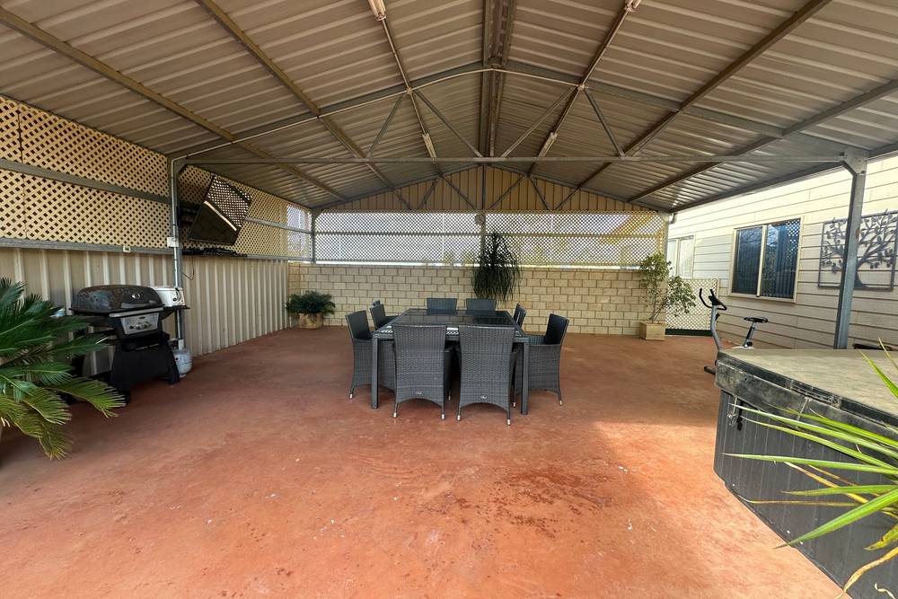 10520 Emu Fence Road, Hyden, WA 6359