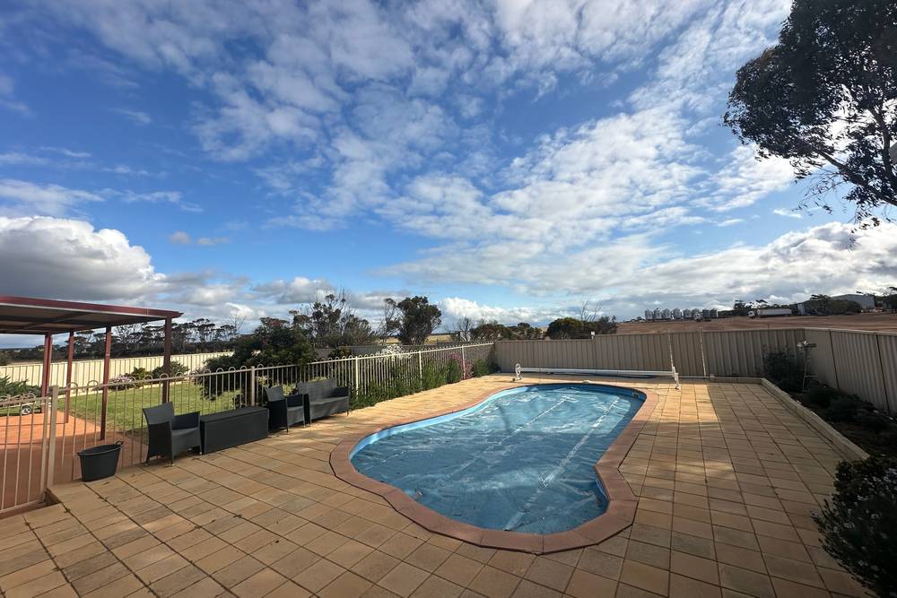 10520 Emu Fence Road, Hyden, WA 6359