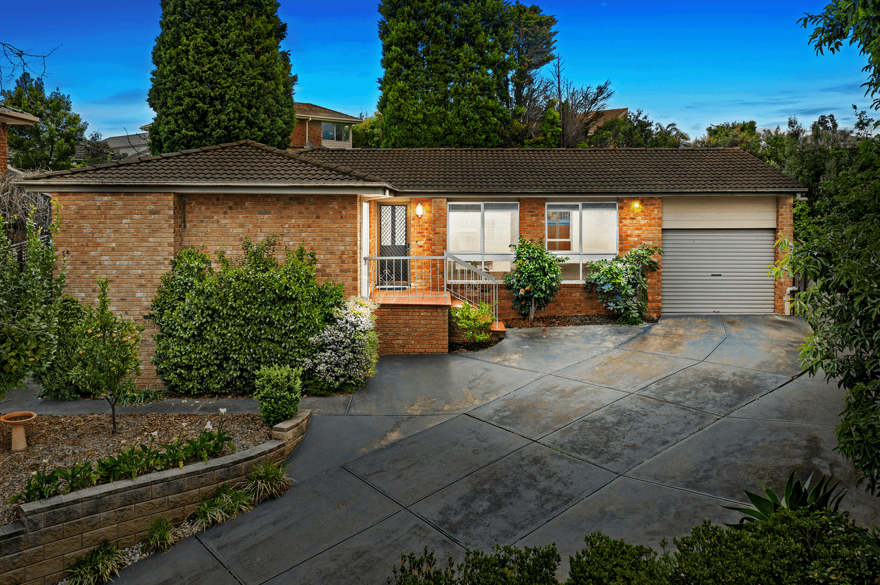 43 Barmah Drive East, WANTIRNA, VIC 3152