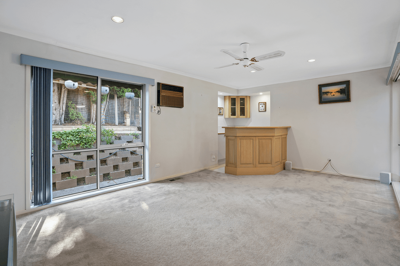 43 Barmah Drive East, WANTIRNA, VIC 3152