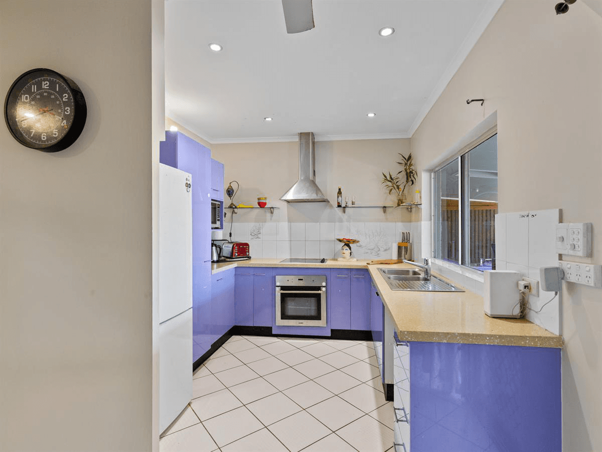 86 Impey Street, Caravonica, QLD 4878