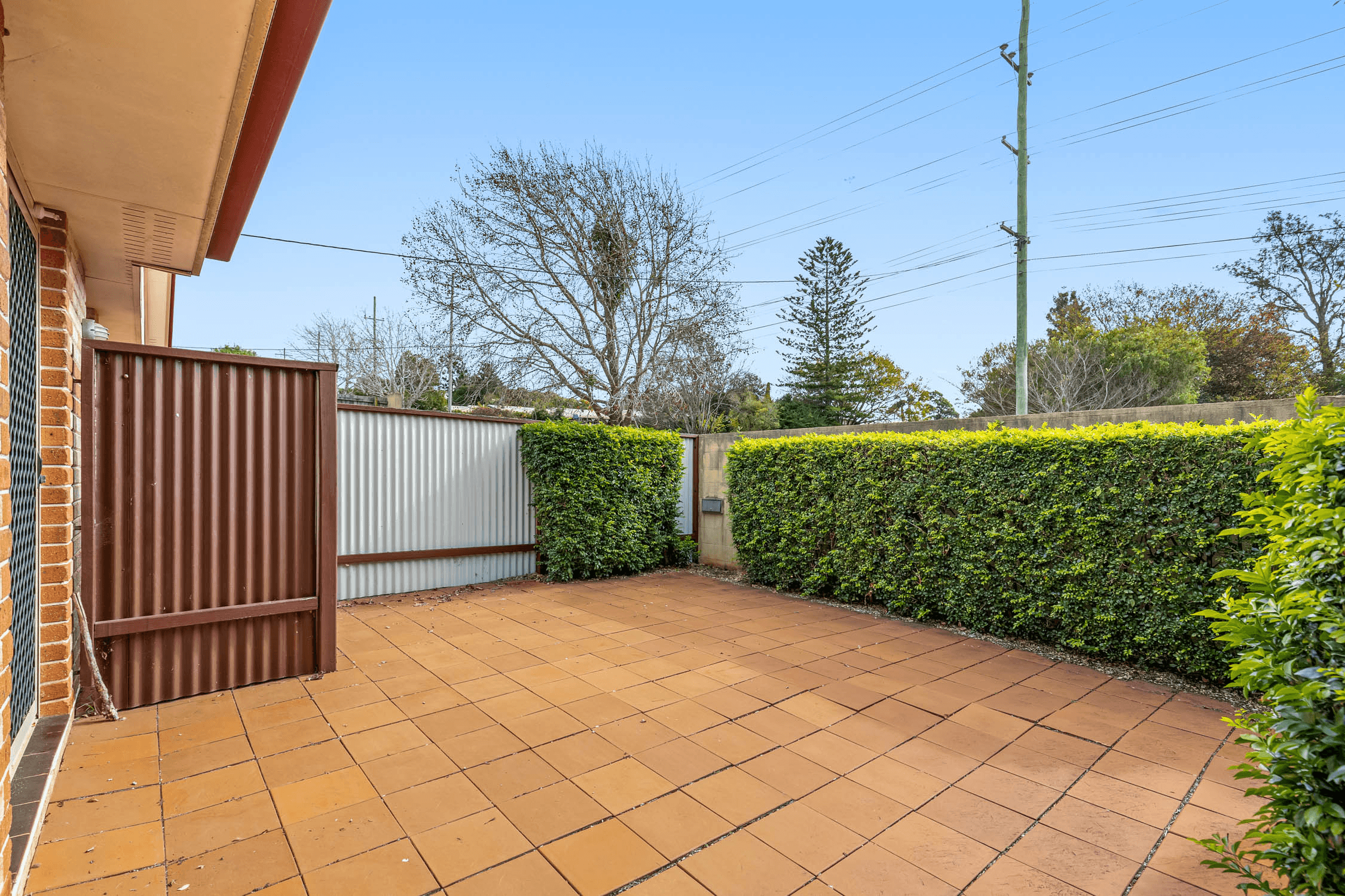 1/400 Alderley Street, Kearneys Spring, QLD 4350