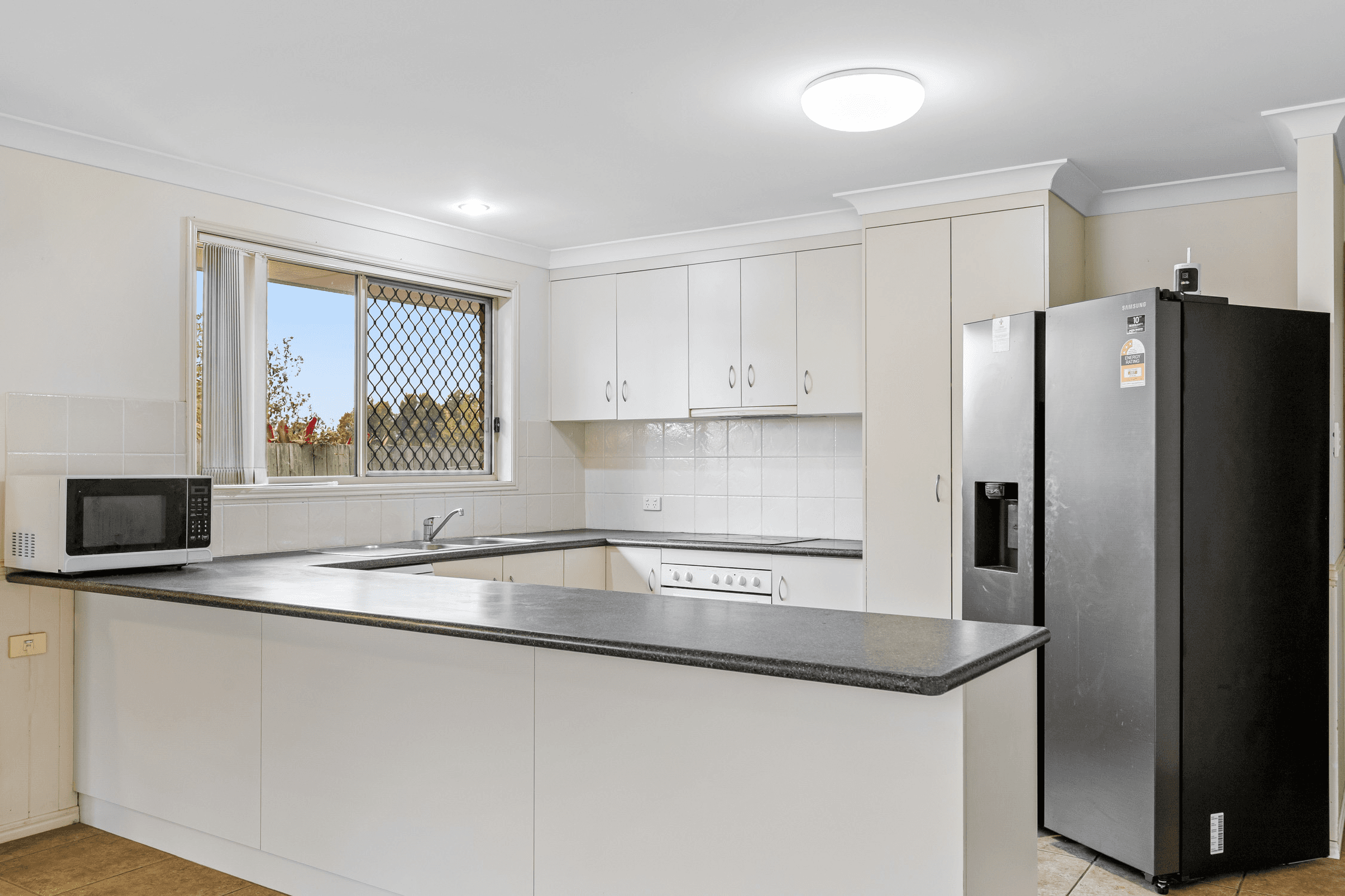 1/400 Alderley Street, Kearneys Spring, QLD 4350