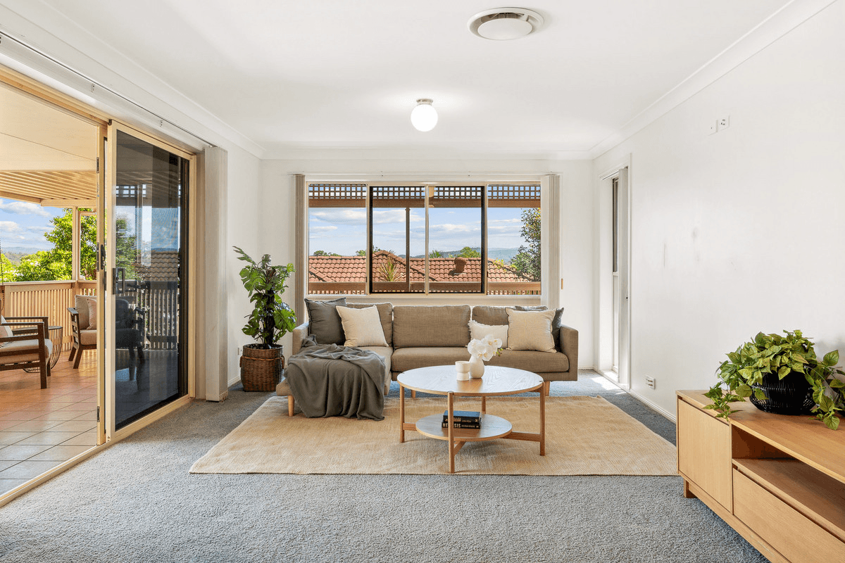 209 Mount Ommaney Drive, Mount Ommaney, QLD 4074