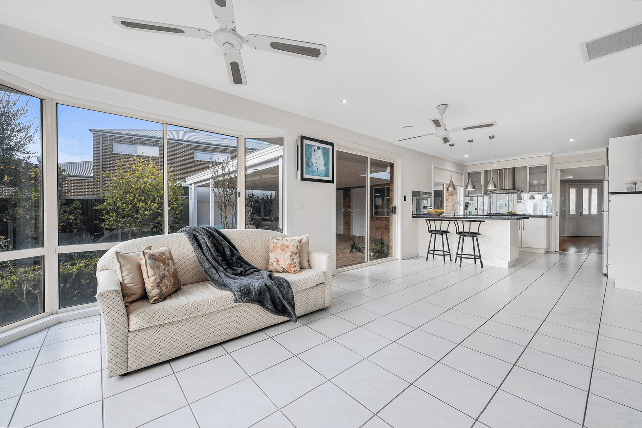 62 Valleyview Drive, ROWVILLE, VIC 3178