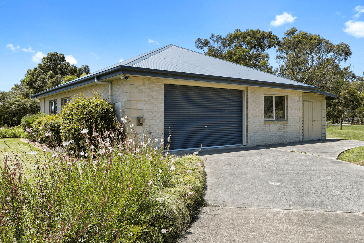 15 Cooper Lane, INVERLOCH, VIC 3996