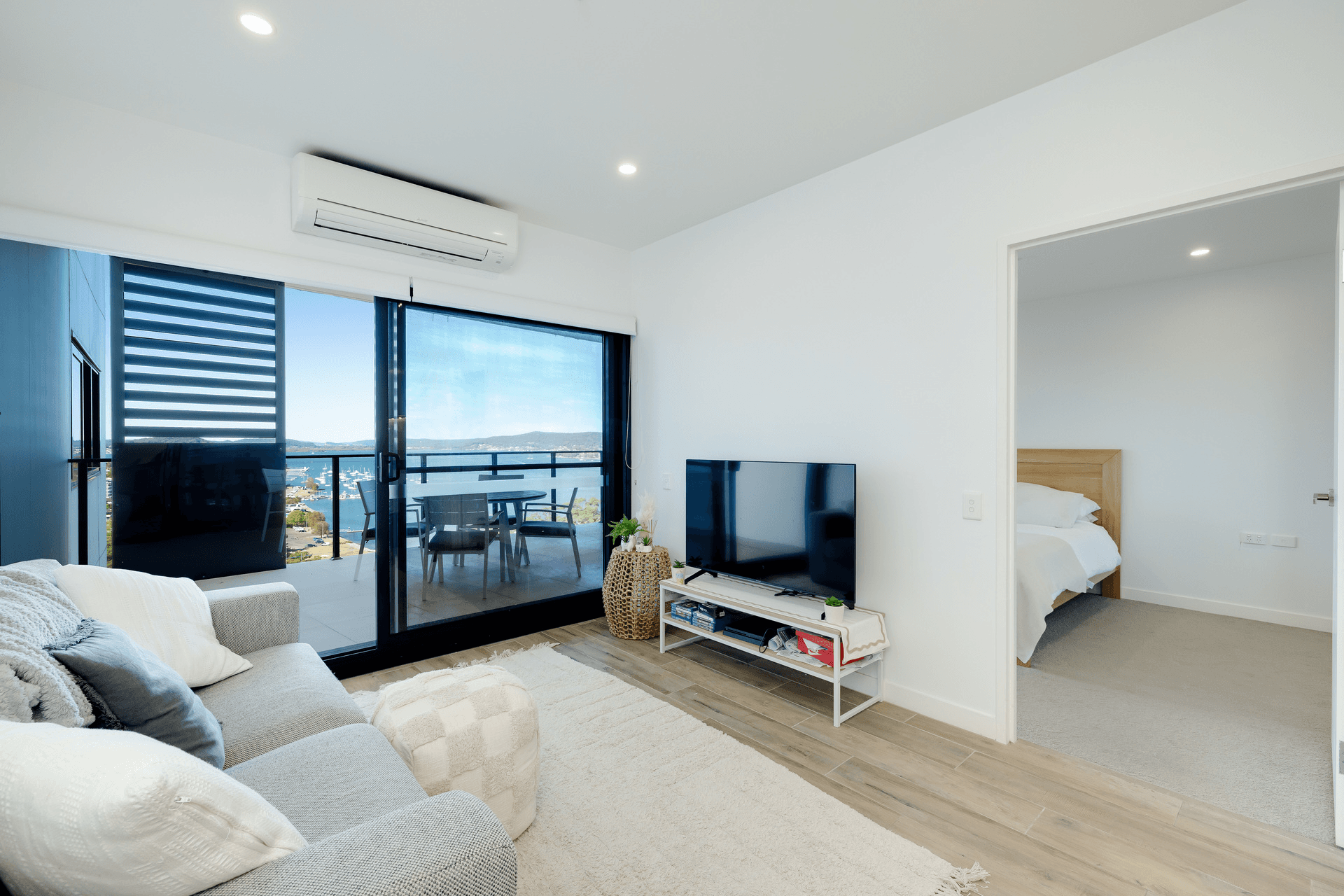 1408/25 Mann Street, Gosford, NSW 2250