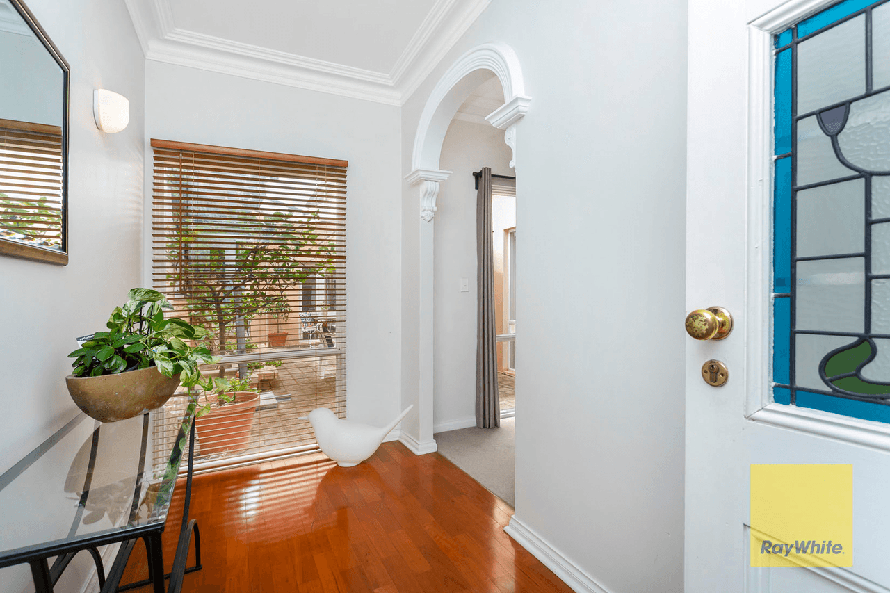 12 Lesser Street, WEST LEEDERVILLE, WA 6007