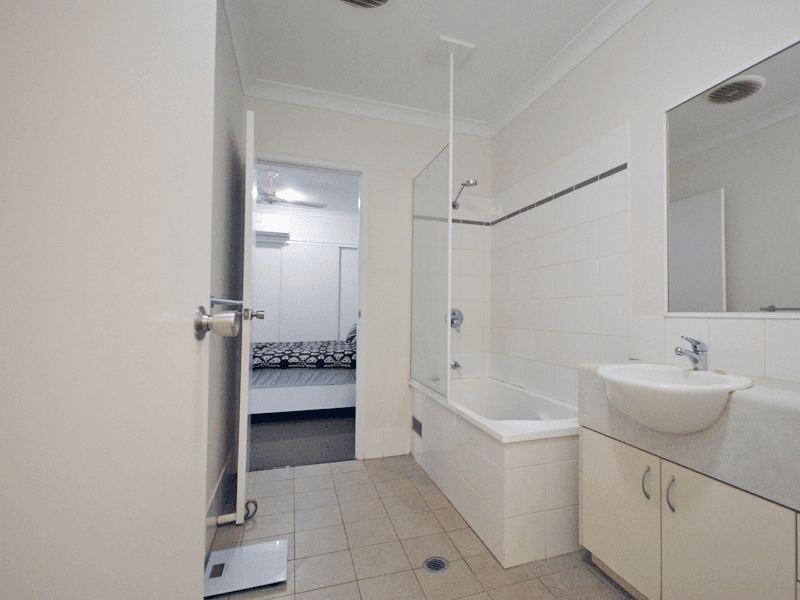 Unit 1/3 Christie Ave, Nanum, QLD 4874