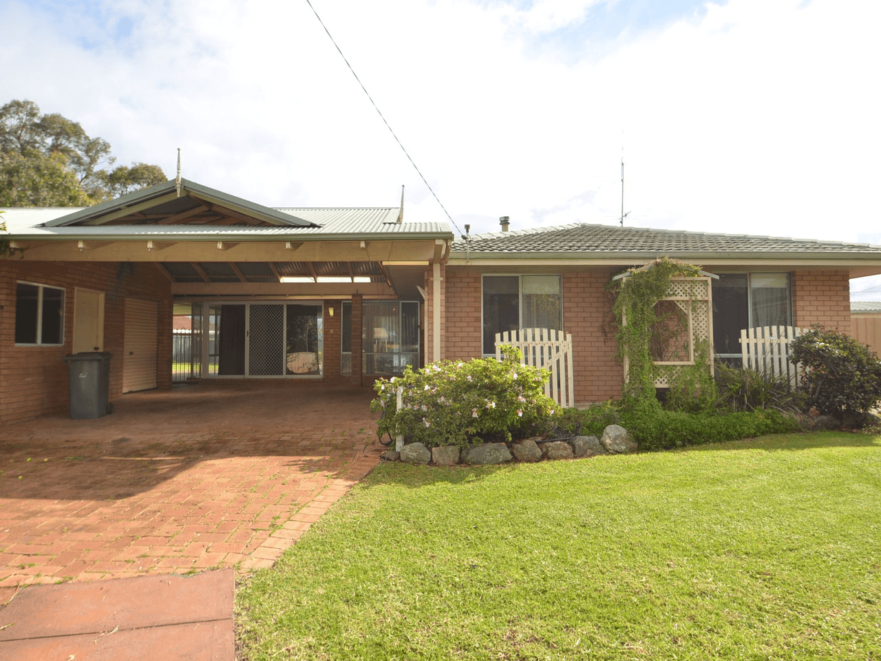 14 Lyons Way, HARVEY, WA 6220