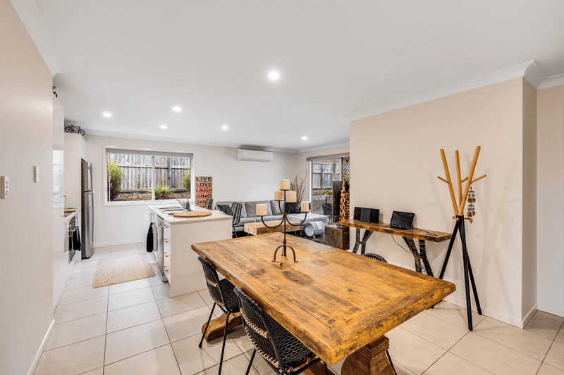 1 & 2/10 Rosenstengel Street, DARLING HEIGHTS, QLD 4350