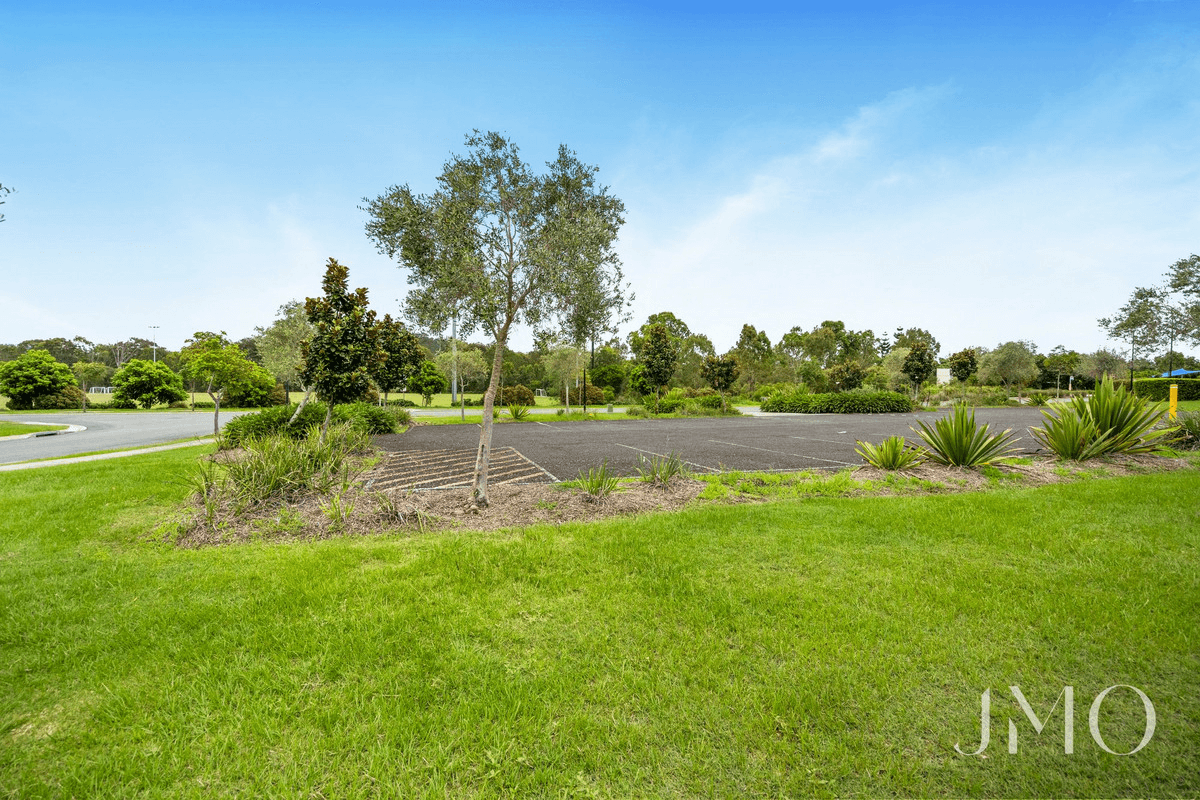 8 Splendid Drive, South Ripley, QLD 4306