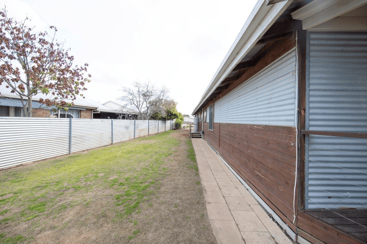 27 Chester Street, BARHAM, NSW 2732