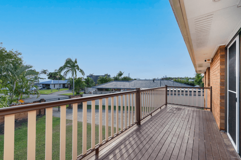 33 Mcilwraith Avenue, Bundall, QLD 4217