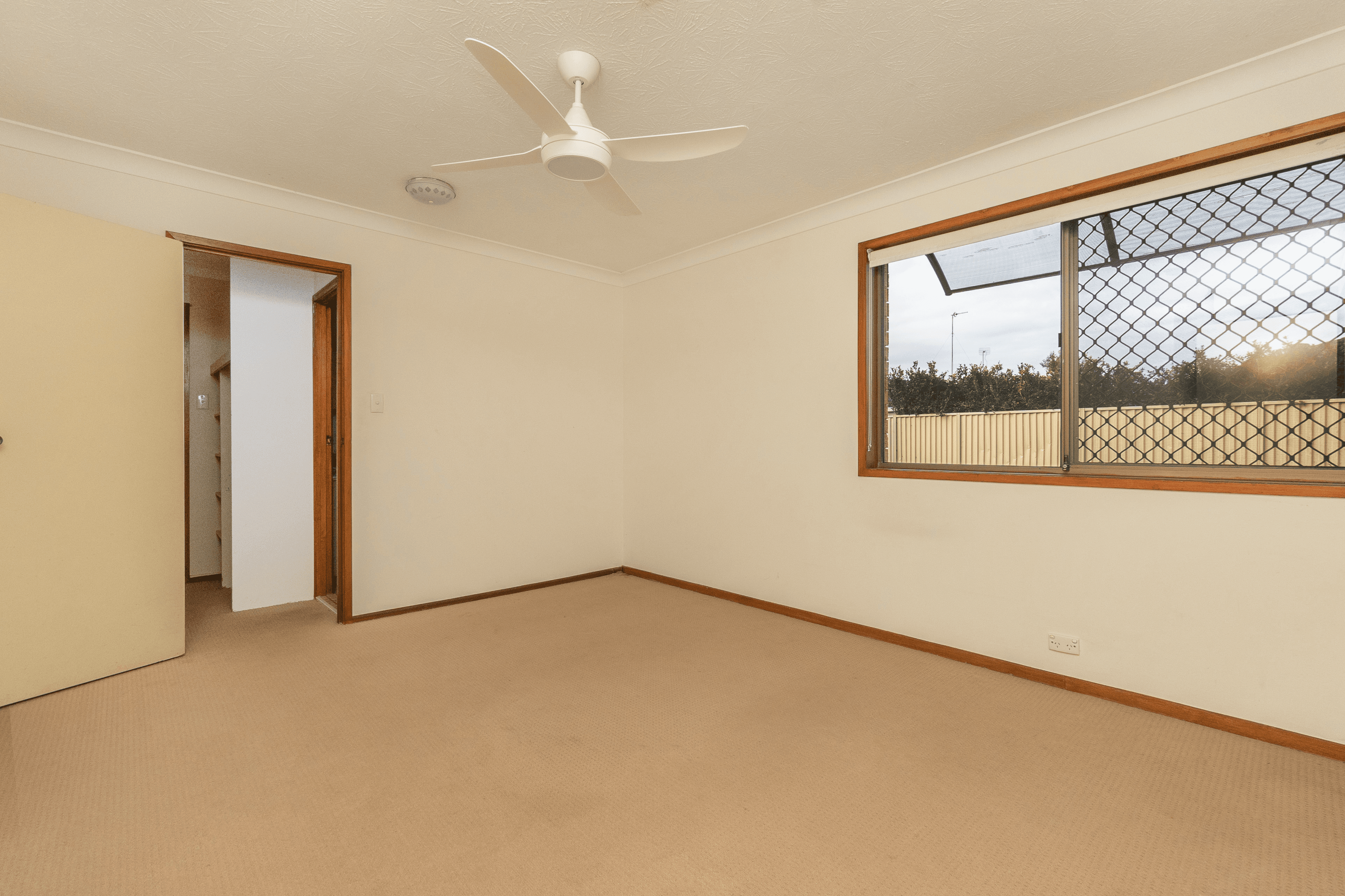 33 Mcilwraith Avenue, Bundall, QLD 4217