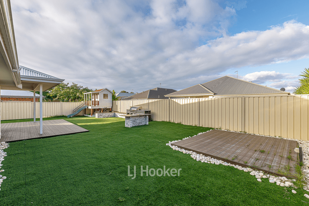 8 Ashpan Approach, West Busselton, WA 6280