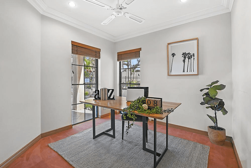 16 Cascade Avenue, Benowa, QLD 4217