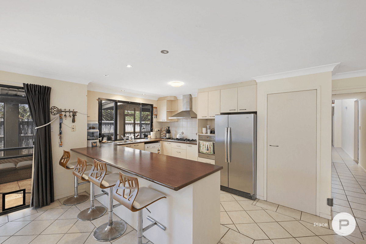 64 Matthews Way, Wakerley, QLD 4154