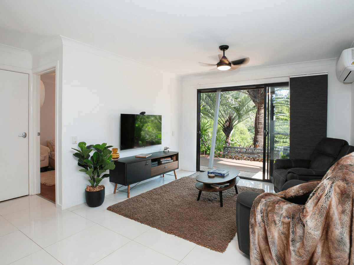 21 Carter Street, Pacific Pines, QLD 4211