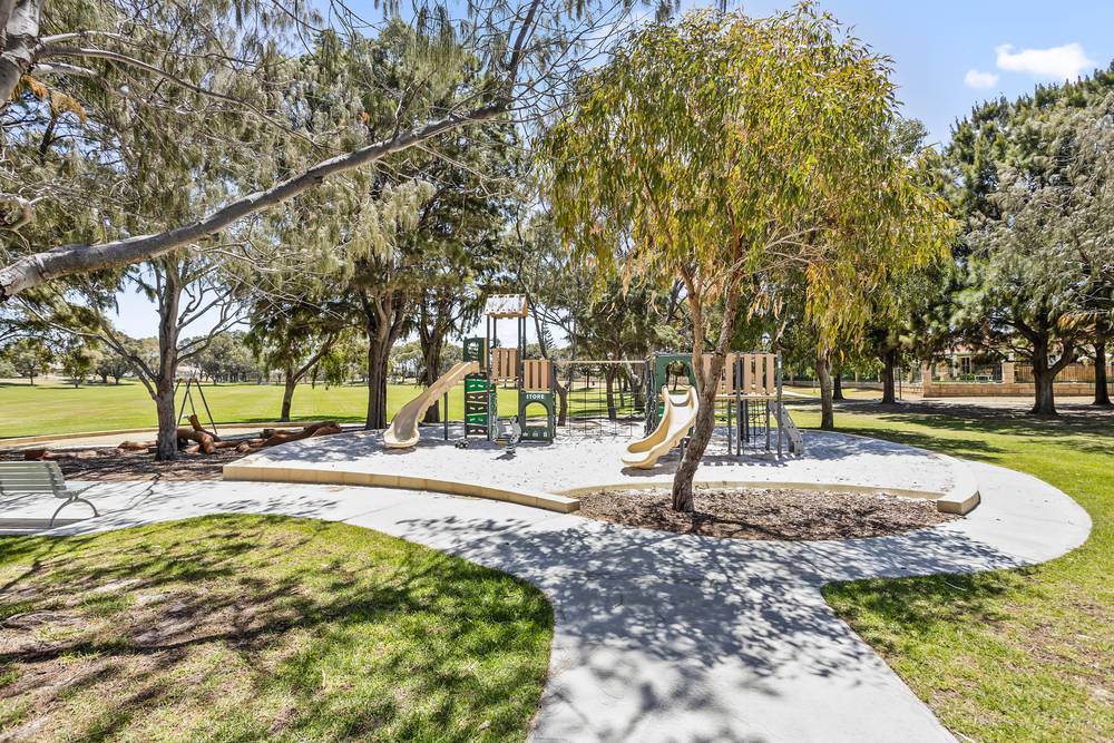 18 Centennial Gardens, Hillarys, WA 6025