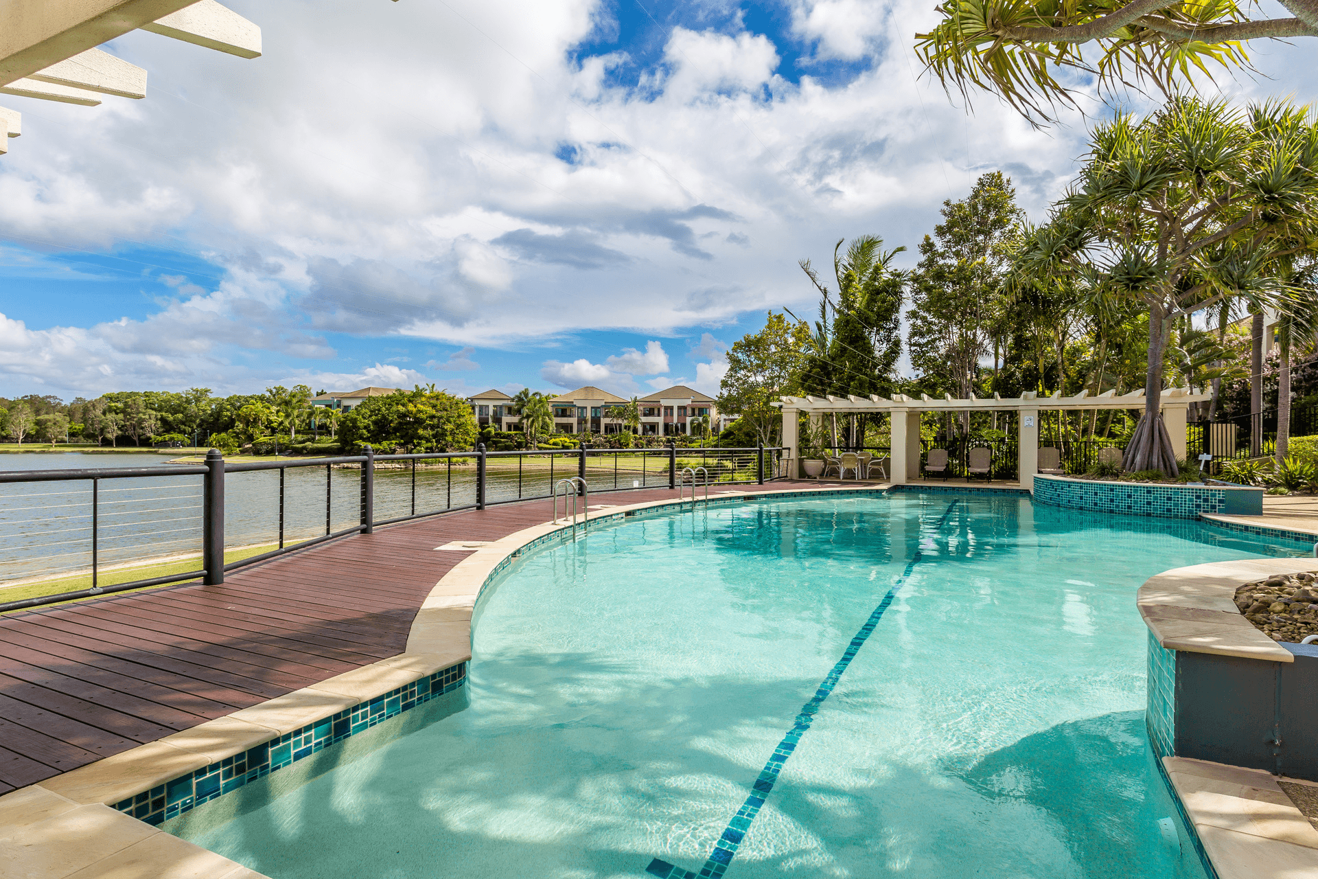 1050/1 The Cove Crescent, Carrara, QLD 4211