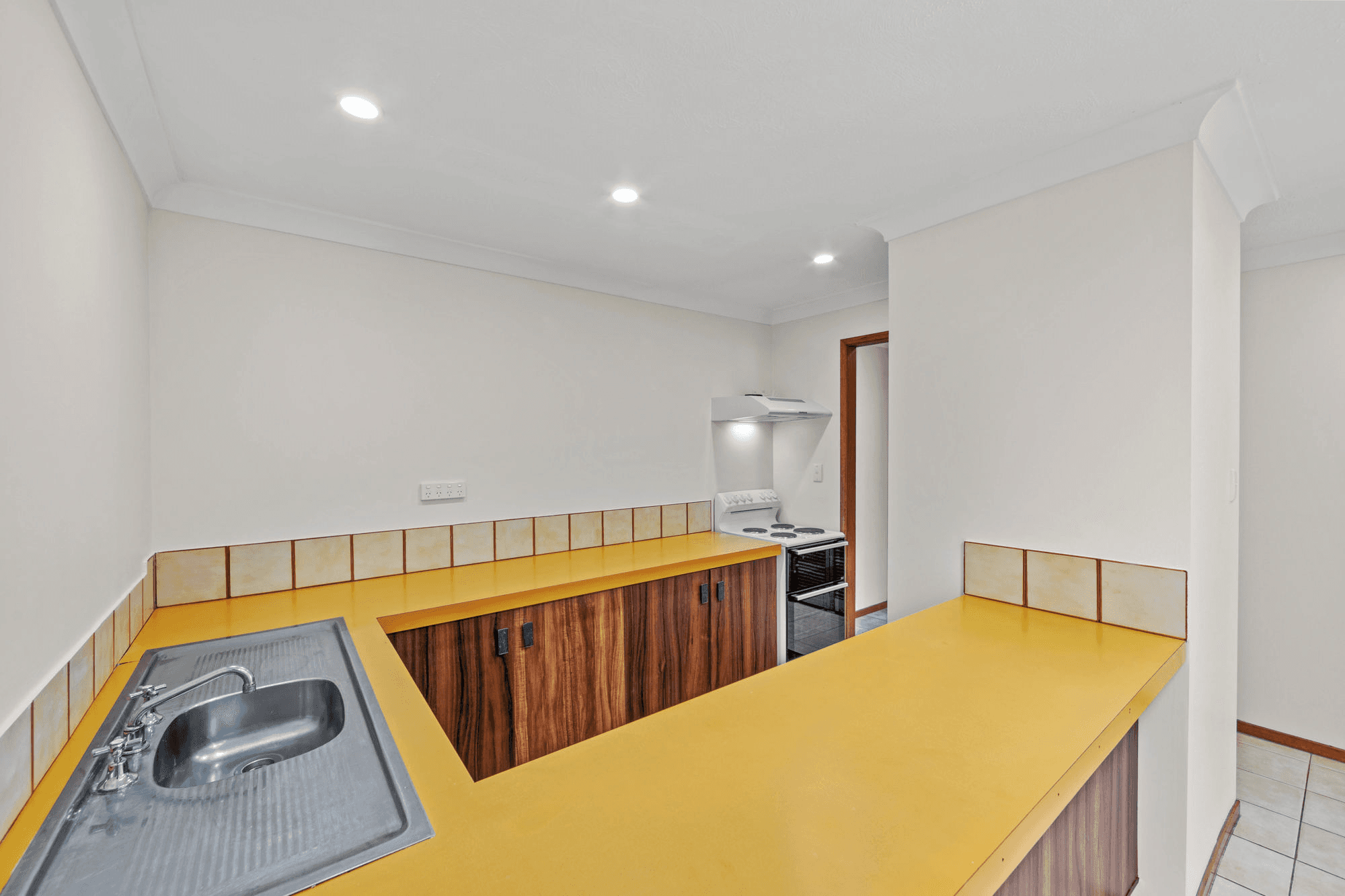 2/203 Central Street, LABRADOR, QLD 4215