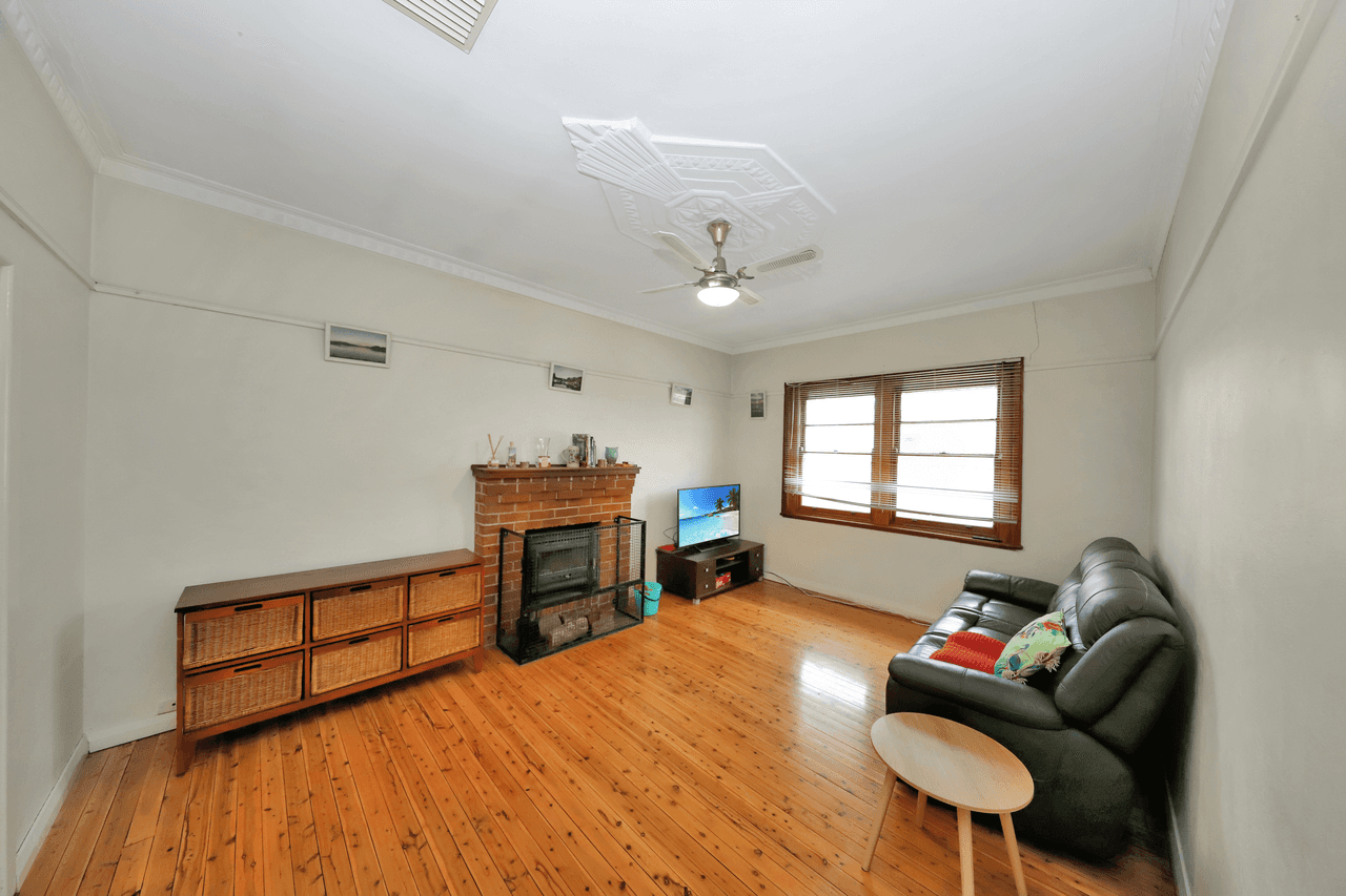 99 Fitzroy Street, TUMUT, NSW 2720