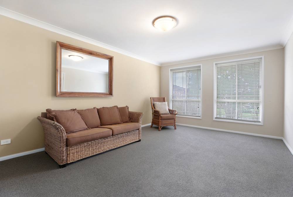 6 Boldero Crescent, GLENMORE PARK, NSW 2745
