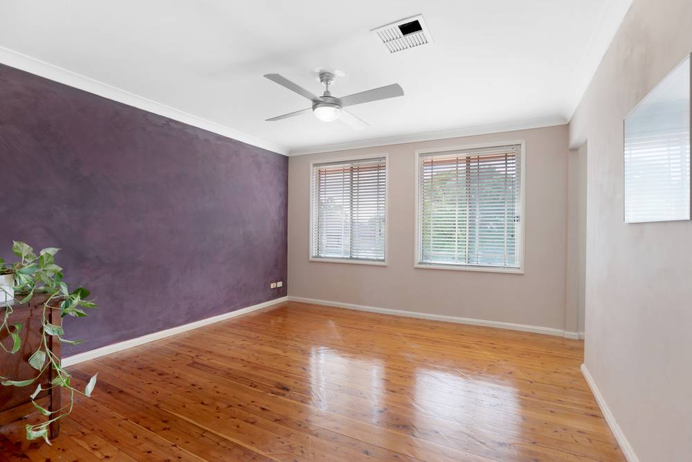 6 Boldero Crescent, GLENMORE PARK, NSW 2745