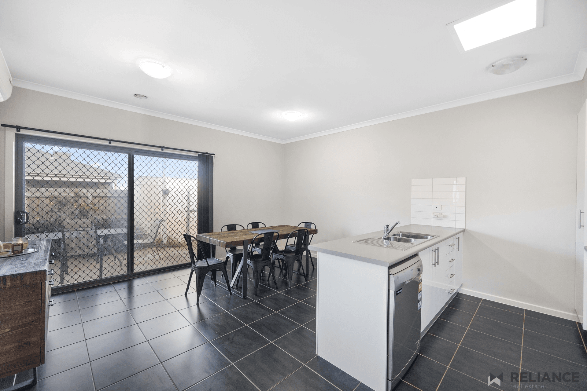 4/84 Albert Drive, Melton South, VIC 3338