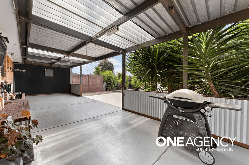 21 Kingsley Drive, SUNBURY, VIC 3429