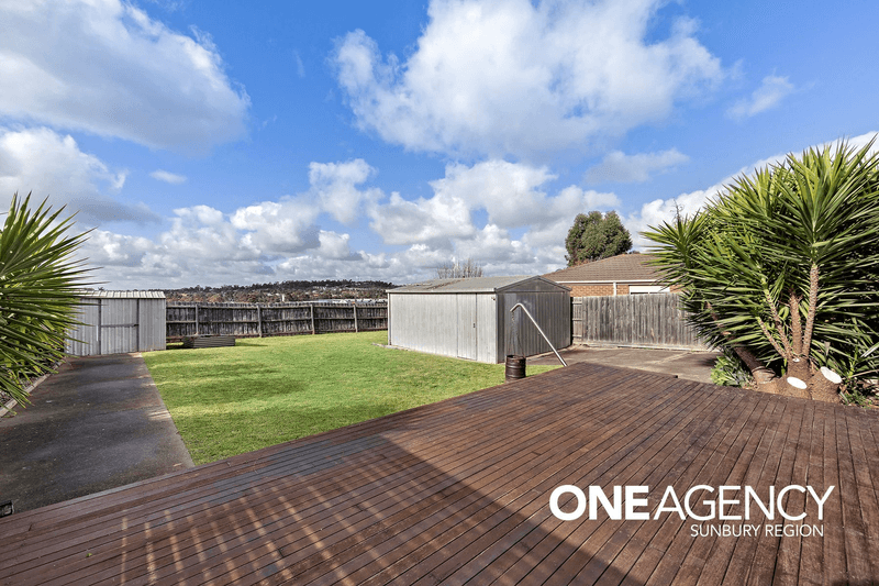 21 Kingsley Drive, SUNBURY, VIC 3429