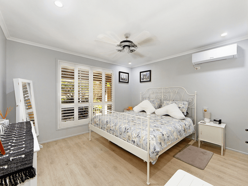 2/24 Chaplin Crescent, OXENFORD, QLD 4210