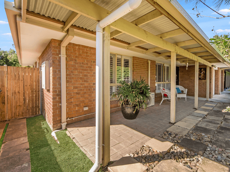 2/24 Chaplin Crescent, OXENFORD, QLD 4210