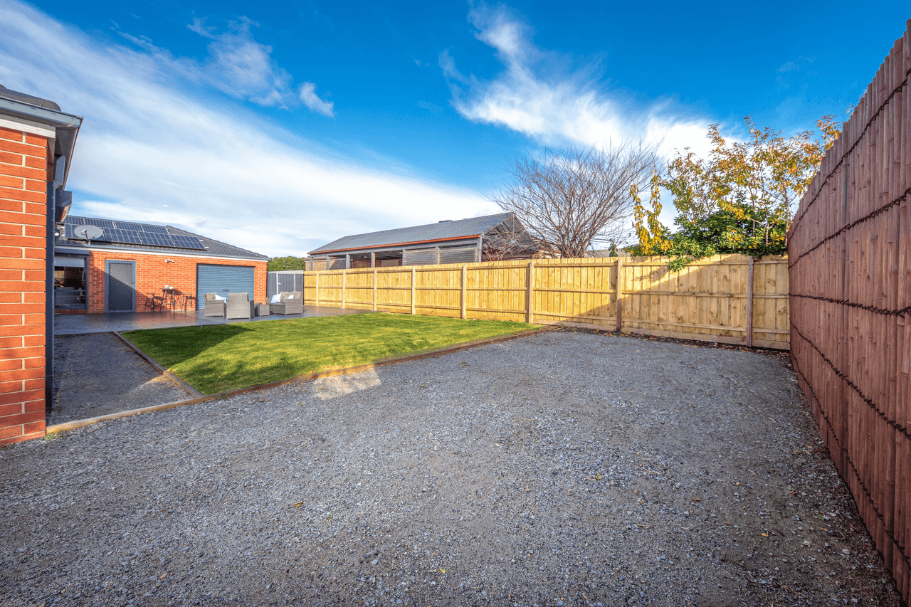 2 Sweep Court, SUNBURY, VIC 3429