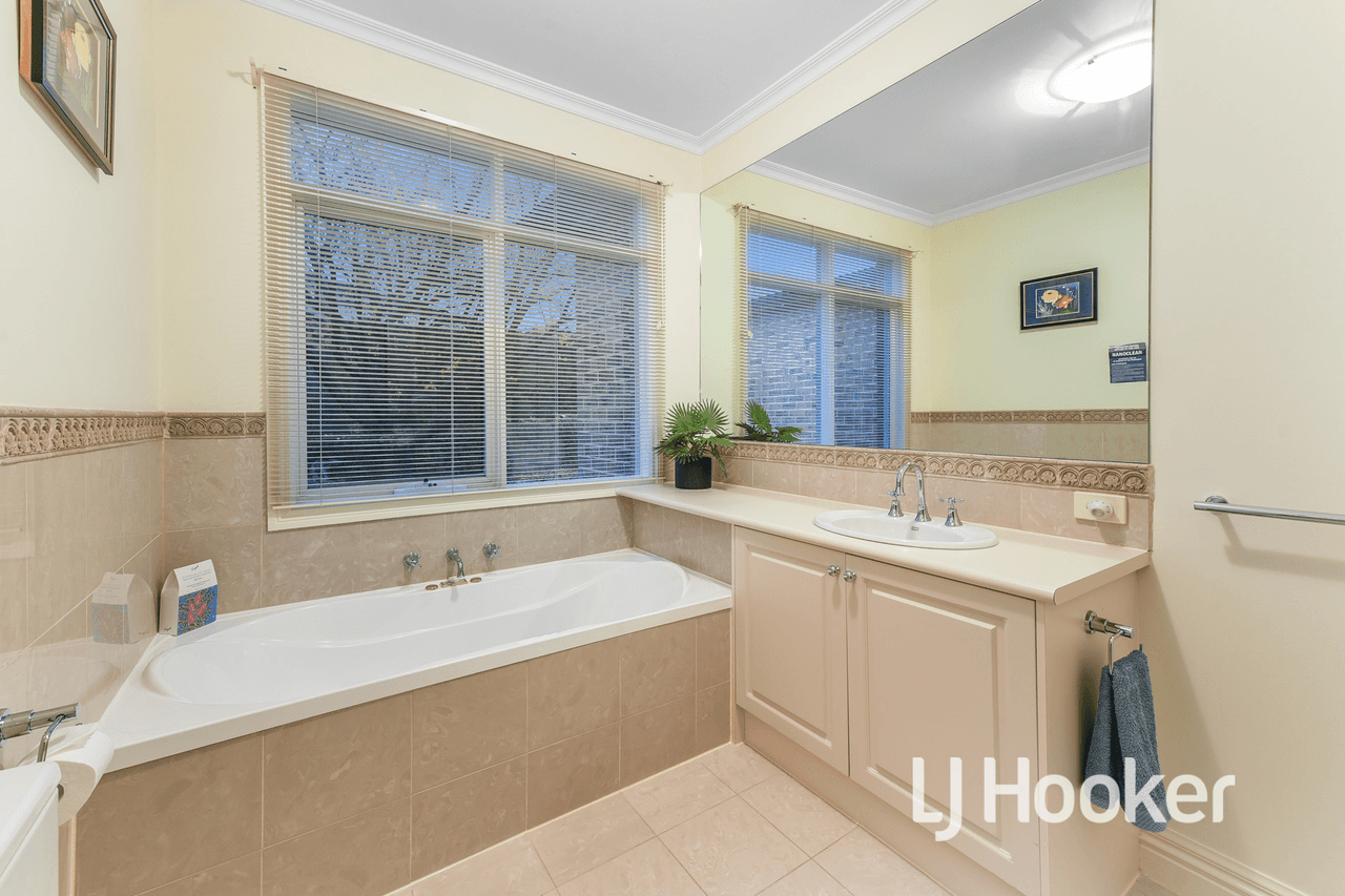 17-19 Toptani Drive, NARRE WARREN SOUTH, VIC 3805