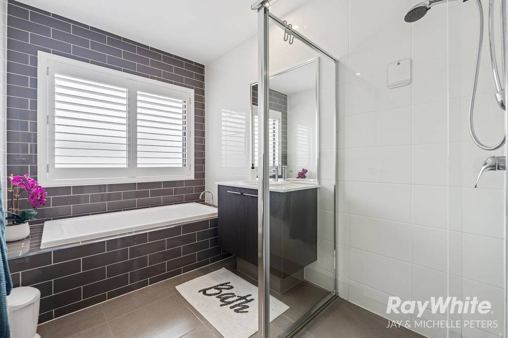 78 Lakeview Promenade, NEWPORT, QLD 4020