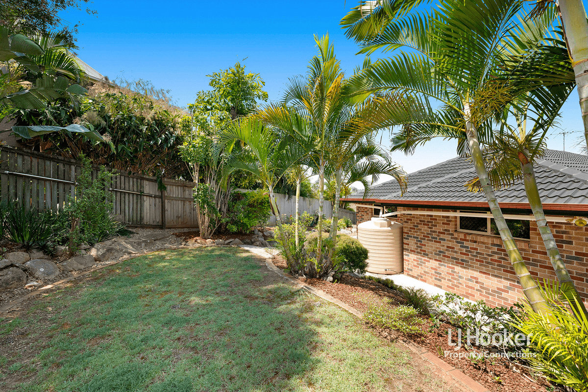 8 Mascotte Court, EATONS HILL, QLD 4037