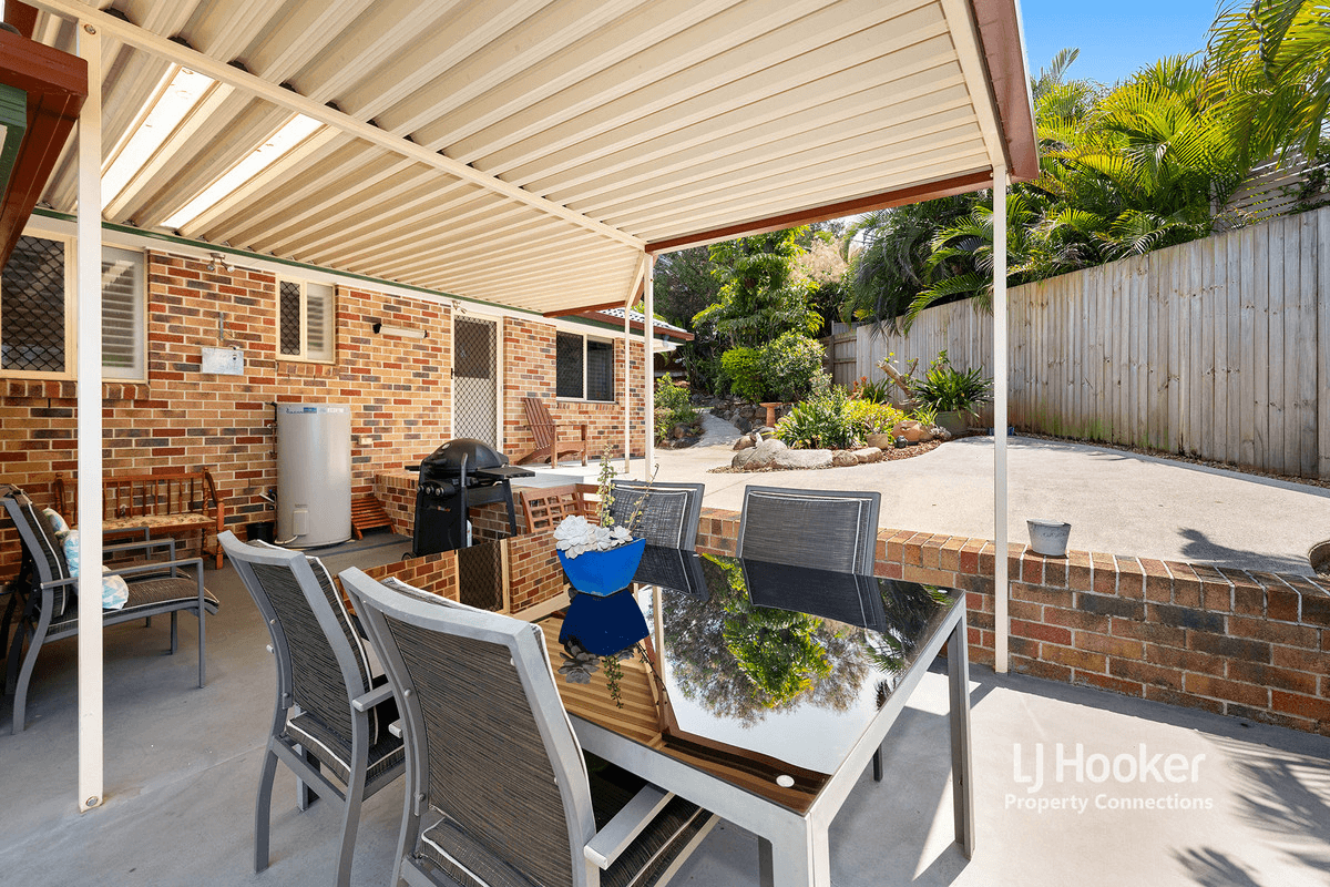 8 Mascotte Court, EATONS HILL, QLD 4037