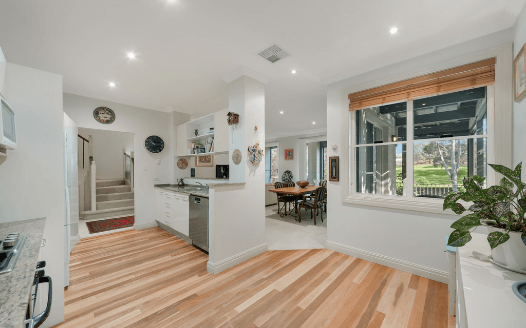 11 Jane Jarvis Way, MACQUARIE LINKS, NSW 2565