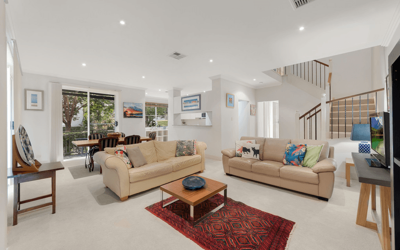 11 Jane Jarvis Way, MACQUARIE LINKS, NSW 2565