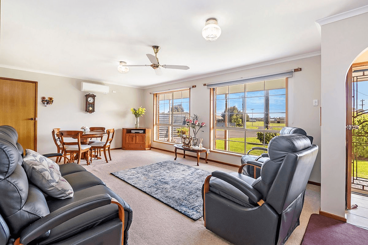 2 Mandeville Crt, PORT FAIRY, VIC 3284